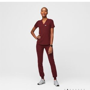 Extra small burgundy figs set